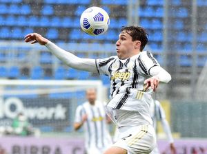 Presiden Fiorentina Tuduh Juventus Curi Federico Chiesa