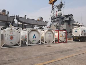 Intip Spesifikasi Kapal Perang India yang Kirim Bantuan Oksigen untuk Indonesia Intip Spesifikasi Kapal Perang India yang Kirim Bantuan Oksigen untuk Indonesia