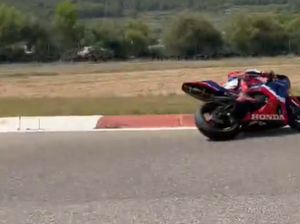 Marc Marquez Latihan Pakai Motor yang Kalau Dikredit Rp 19,2 Juta Sebulan Marc Marquez Latihan Pakai Motor yang Kalau Dikredit Rp 19,2 Juta Sebulan