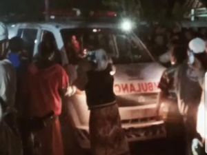 Polisi Tetapkan 3 Tersangka Perusak Ambulans Pembawa Jenazah COVID-19 di Jember Polisi Tetapkan 3 Tersangka Perusak Ambulans Pembawa Jenazah COVID-19 di Jember