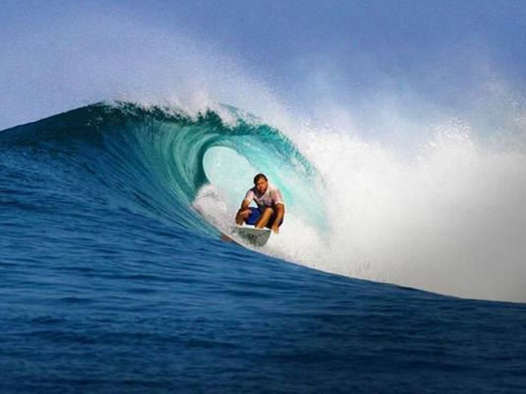 10 Pantai yang Jadi Surga Pecinta Surfing Ini Ada di Indonesia Lho 10 Pantai yang Jadi Surga Pecinta Surfing Ini Ada di Indonesia Lho