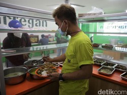 Komunitas Warteg Kritik Aturan Makan 20 Menit