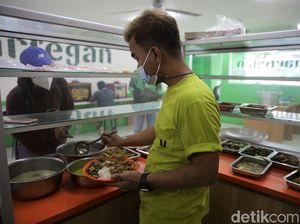 Komunitas Warteg Kritik Aturan Makan 20 Menit Komunitas Warteg Kritik Aturan Makan 20 Menit