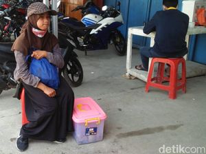 Kisah Pilu di Balik Bocah Sukabumi Putus Sekolah-Jual Gorengan Kisah Pilu di Balik Bocah Sukabumi Putus Sekolah-Jual Gorengan