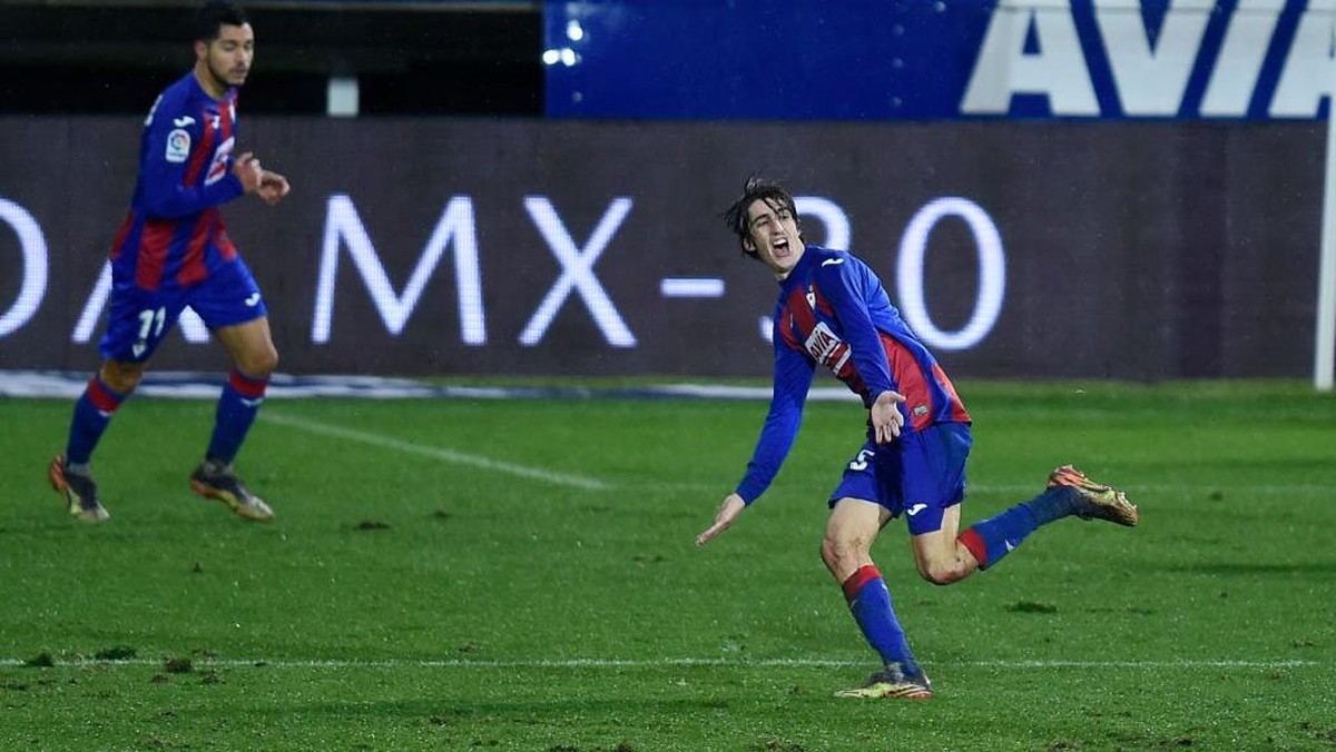 Tottenham Hotspur gaet Bryan Gil dari Sevilla (Getty Images/Juan Manuel Serrano Arce)
