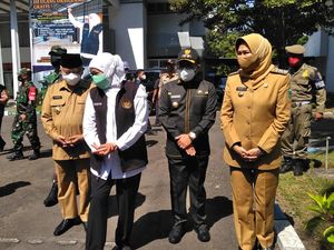 BOR ICU RS di Jatim Turun, Khofifah Serukan Vaksinasi-Prokes Dimaksimalkan