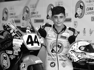 Tragis! Pebalap Motor 14 Tahun Hugo Milan Tewas Usai Kecelakaan di Sirkuit Aragon Tragis! Pebalap Motor 14 Tahun Hugo Milan Tewas Usai Kecelakaan di Sirkuit Aragon