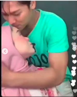 Rizky Billar cium kening Lesti Kejora