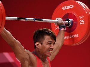 Momen Lifter Deni Gagal Rebut Medali di Olimpiade Tokyo 2020