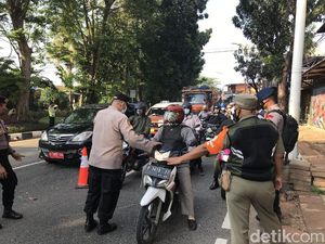 Tak Bawa STRP, 175 Kendaraan Diputar Balik di Lenteng Agung Tak Bawa STRP, 175 Kendaraan Diputar Balik di Lenteng Agung