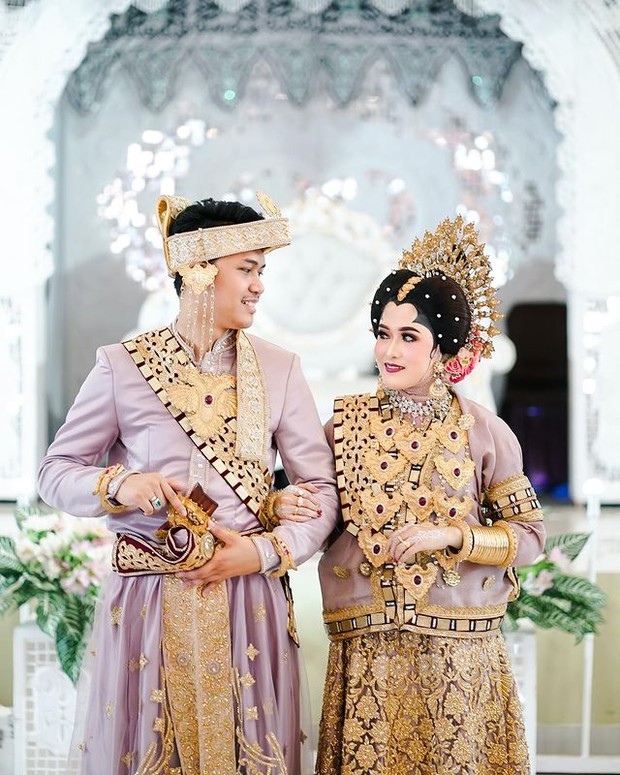 Pernikahan adat Bugis / Foto : instagram.com/jebesgraphic_id