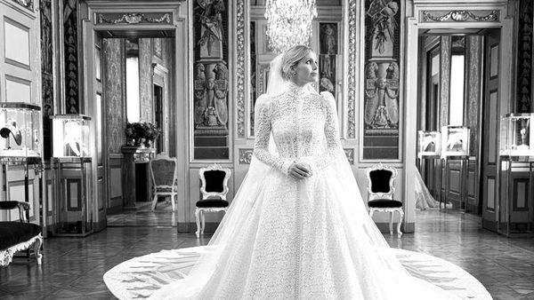 6 Potret Cantik Lady Kitty Spencer Bergaun Megah Saat Dinikahi Miliarder