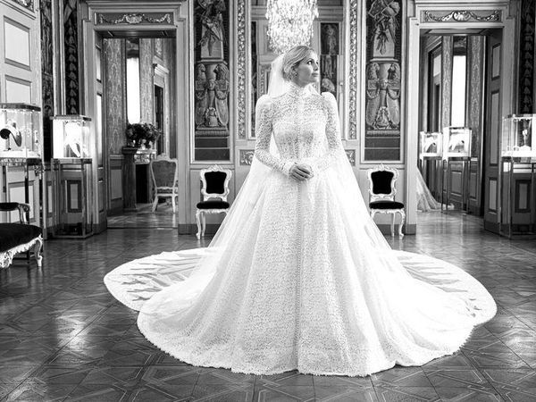 6 Potret Cantik Lady Kitty Spencer Bergaun Megah Saat Dinikahi Miliarder