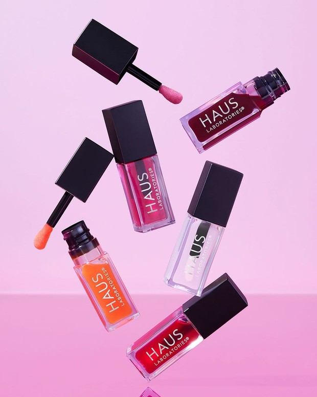 Keluaran terbaru dari Haus Laboratories, lip gloss dengan formula yang sangat melembabkan bibir
