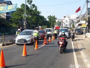 PPKM Level 4 Lanjut, Lalin di Penyekatan Ciputat Terpantau Lancar