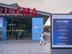 Kasus Corona Kian Ganas, Prancis Percepat Vaksinasi Sebelum Natal