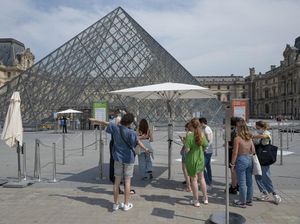 Surat Bebas COVID Jadi Syarat Nonton Bioskop-Masuk Museum di Prancis Surat Bebas COVID Jadi Syarat Nonton Bioskop-Masuk Museum di Prancis