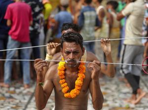 Tak Cuma Indonesia, India Juga Punya Tradisi Seperti Debus