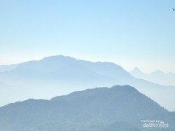 Petilasan Tempat Buang Kutang di Gunung Sanggabuana Pernah Dibongkar Warga