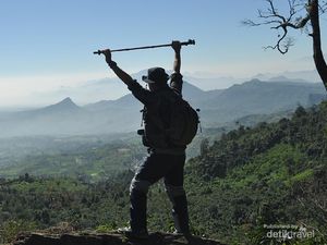 Trekking Asyik Tak Jauh dari Jakarta, Dapat Banyak Bonus Trekking Asyik Tak Jauh dari Jakarta, Dapat Banyak Bonus