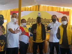 DPD Golkar Jatim Gelar Vaksinasi COVID-19, Kuota Penuh dalam 3 Jam