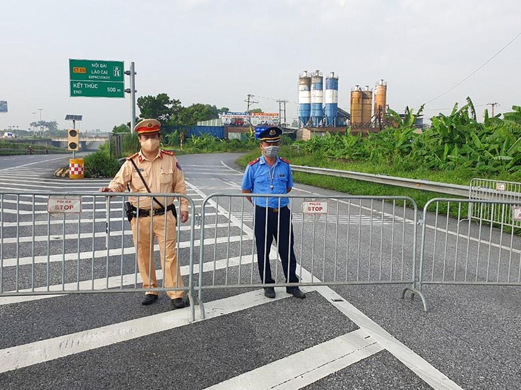 Potret Ibu Kota Hanoi Saat Berlakukan Lockdown Potret Ibu Kota Hanoi Saat Berlakukan Lockdown