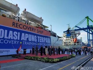 Walkot Makassar Lantik 16 Pejabat di Dermaga Isolasi Apung, Ini Daftarnya