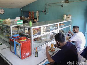Curhat Komunitas Warteg soal Aturan Makan 20 Menit Curhat Komunitas Warteg soal Aturan Makan 20 Menit