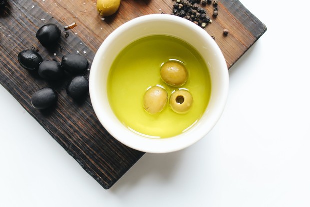 Foto: pexels.com/polinatankilevitch Olive oil & lemon/