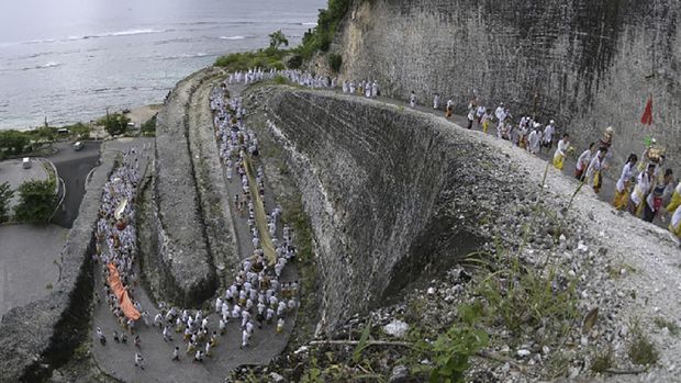 Lima hidden gems Bali di film A Perfect Fit, Pantai Melasti Lima hidden gems Bali di film A Perfect Fit, Pantai Melasti