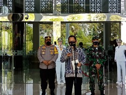 Mendagri Soroti COVID di Tangsel: BOR 90%-Vaksinasi Belum Capai Target