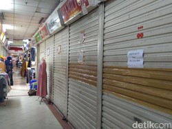 Pasar Tanah Abang Sepi, Sejumlah Pedagang Jual hingga Sewakan Toko