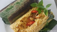 Menu Harian Ramadan 9: Gurih Wangi Nasi Bakar Ayam Kemangi dan Pisang Goreng Wijen
