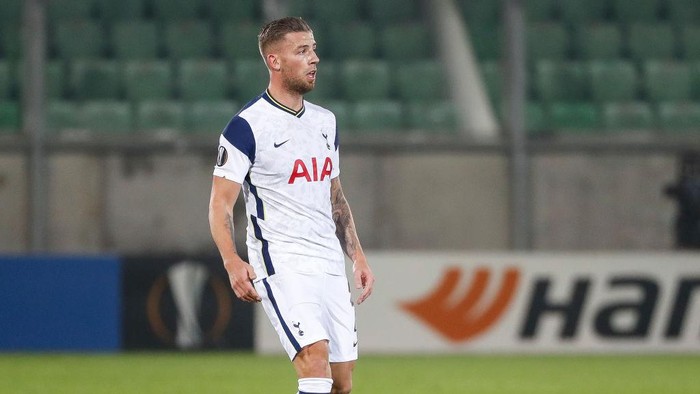 RAZGRAD, BULGARIA - NOVEMBER 05: Toby Alderweireld of Tottenham Hotspur in action during the UEFA Europa League Group J stage match between PFC Ludogorets Razgrad and Tottenham Hotspur at Ludogorets Arena on November 5, 2020 in Razgrad, Bulgaria. (Photo by Srdjan Stevanovic/Getty Images)