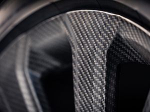 Apa Itu Carbon Kevlar? Ketahui Kegunaan, Harga, dan Bedanya dengan Carbon Fiber Apa Itu Carbon Kevlar? Ketahui Kegunaan, Harga, dan Bedanya dengan Carbon Fiber