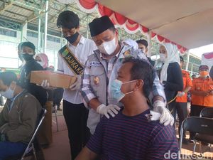 Warga Antusias Vaksinasi, Wagub Jabar: Tak Mustahil Desember Capai Target