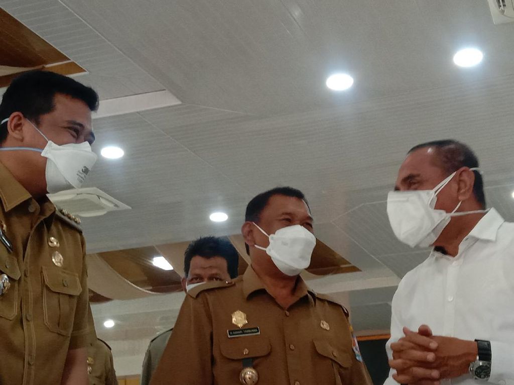 Edy-Bobby Minta Warga Taati Dine In 20 Menit: Ada Kelonggaran, Tetap Disiplin Edy-Bobby Minta Warga Taati Dine In 20 Menit: Ada Kelonggaran, Tetap Disiplin