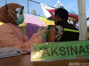 Bikin Enjoy! Vaksinasi Asyik di Tempat Piknik