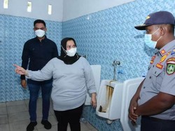 Bupati Bengkalis Ngamuk Toilet di Pelabuhan Jorok: Saya Tak Tahan Baunya!