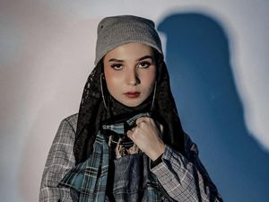 6 Gaya Hijab Daniella Kharishma Selebgram yang Kini Jadi Mualaf 6 Gaya Hijab Daniella Kharishma Selebgram yang Kini Jadi Mualaf