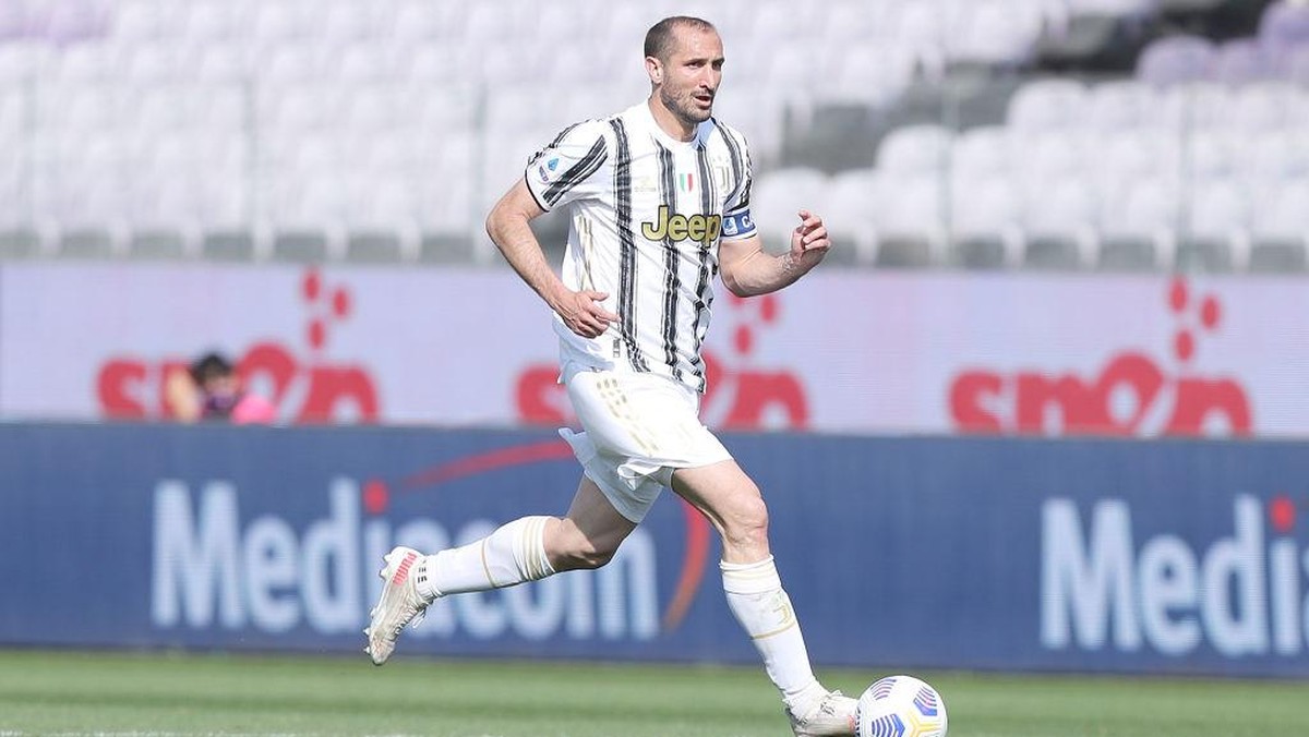 Giorgio Chiellini belum mau pensiun dalam waktu dekat. (Foto: Getty Images/Gabriele Maltinti)