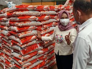 Temukan Kutu, Wali Kota Mojokerto Minta Beras Bansos Segera Diganti