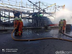 Sebabkan Kebakaran Puluhan Kapal di Jakut, Tukang Las Ini Dibui 2 Tahun Sebabkan Kebakaran Puluhan Kapal di Jakut, Tukang Las Ini Dibui 2 Tahun