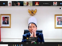 Menpora Apresiasi Disertasi Fahmi Idris pada Ujian Promosi Doktor UI