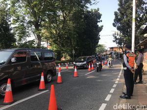 Lalin di Penyekatan PPKM Lenteng Agung Lancar Pagi ini