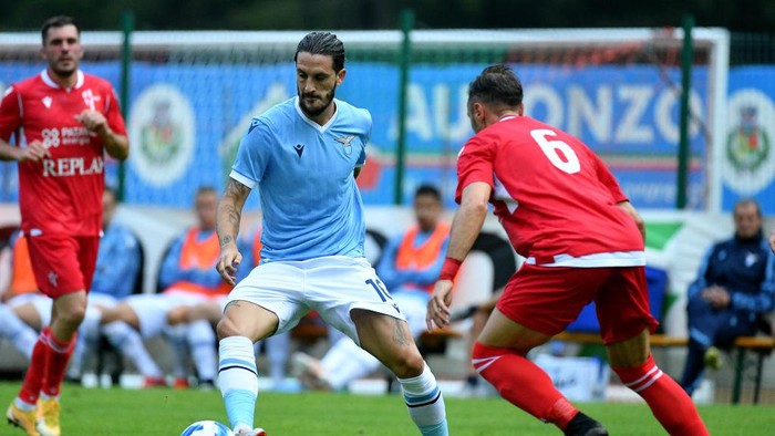 AURONZO DI CADORE, ITALY - JULY 27: Luis Alberto of SS Lazio in action during the Pre-Season Friendly match between SS Lazio and Padova on July 27, 2021 in Auronzo di Cadore, Italy. (Photo by Marco Rosi - SS Lazio/Getty Images)
