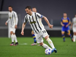 Allegri: Bonucci Mau Ban Kapten Juventus? Beli Saja