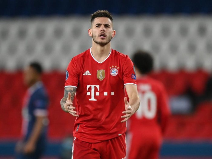 PARIS, FRANCE - APRIL 13: Lucas Hernandez of FC Bayern Muenchen  reacts during the UEFA Champions League Quarter Final Second Leg match between Paris Saint-Germain and FC Bayern Munich at Parc des Princes on April 13, 2021 in Paris, France. (Photo by Matthias Hangst/Getty Images)