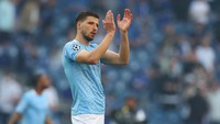 Sebab masih ada Ruben Dias di peringkat kelima. Ia dibeli dari Benfica pada tahun lalu seharga 68 juta Euro. Foto: Getty Images/Jose Coelho - Pool