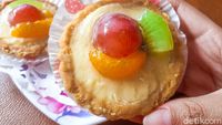 Pie Buah Manis Segar dan Pastel Ufo Isian Padat Gurih Renyah